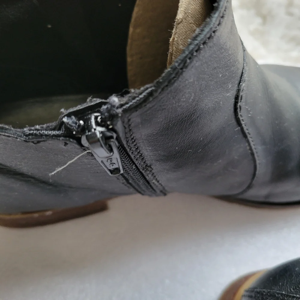 Josef Seibel black leather booties size 39 - Picture 3 of 9